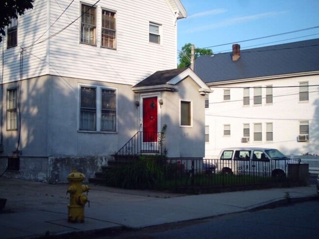 Primary Photo - 117 Auburn St