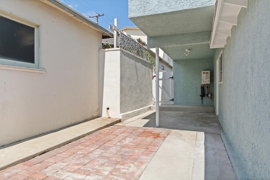 Building Photo - 510 24th St