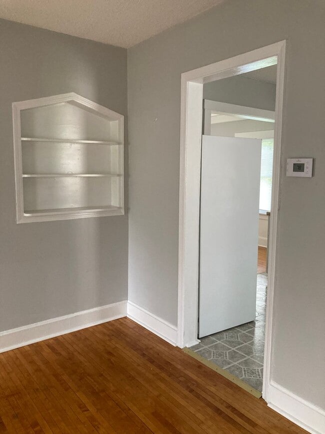 Building Photo - Rental Amount REDUCED!