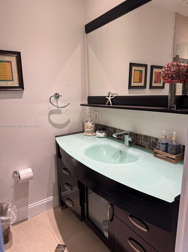 Building Photo - 9412 SW 127th Ave