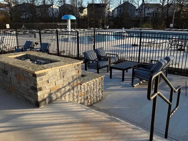 Building Photo - Earn Wealth While Leasing - Like a Homeowner - Lease to Own