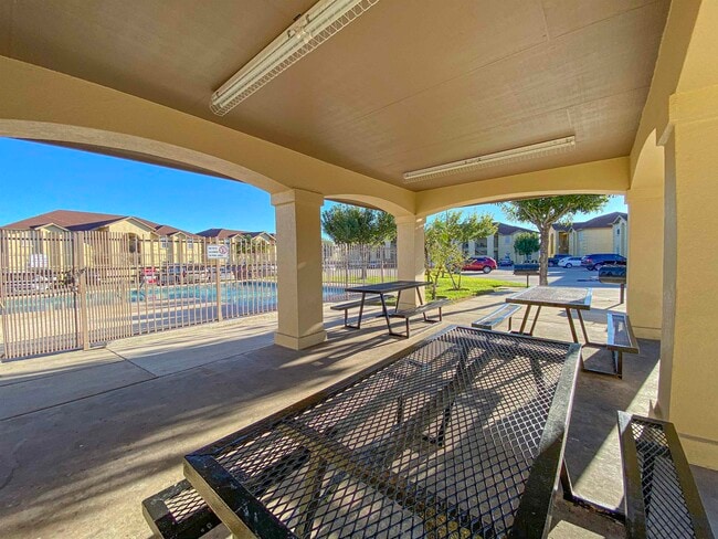 Building Photo - 9804 Cantera Ct