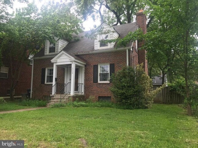 Building Photo - 6008 39th Pl