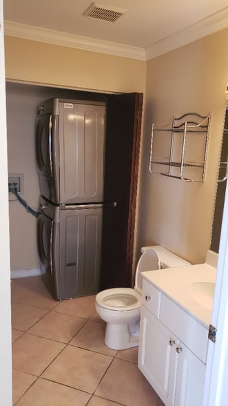 Building Photo - 644 16th St