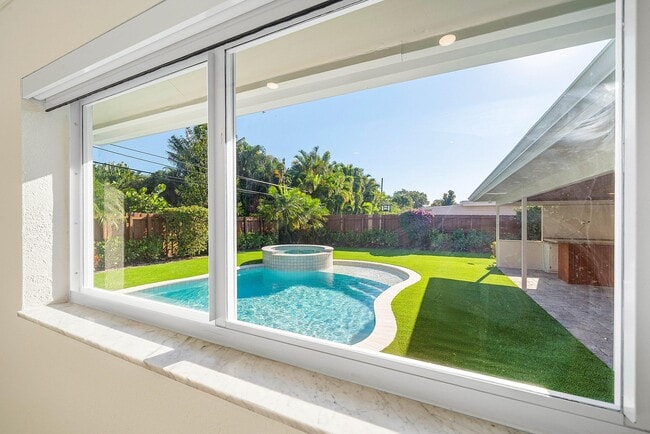 Building Photo - 1061 NW 3rd St