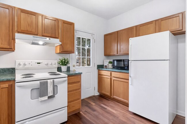 Building Photo - Affordable $285/Week Furnished Room in Westside Intown Atlanta – Utilities Included!