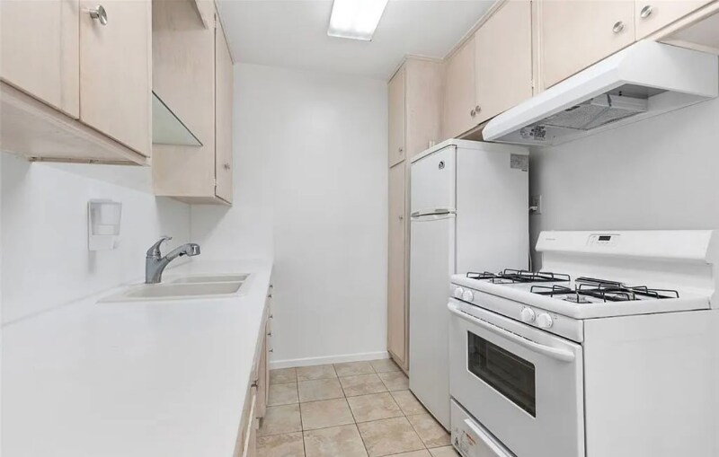 Building Photo - 1015 E Ocean Blvd