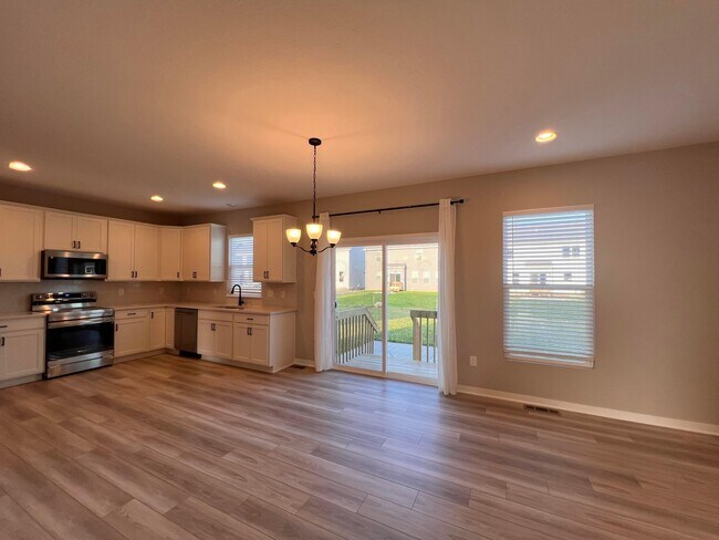 Building Photo - 6213 Boone Dr