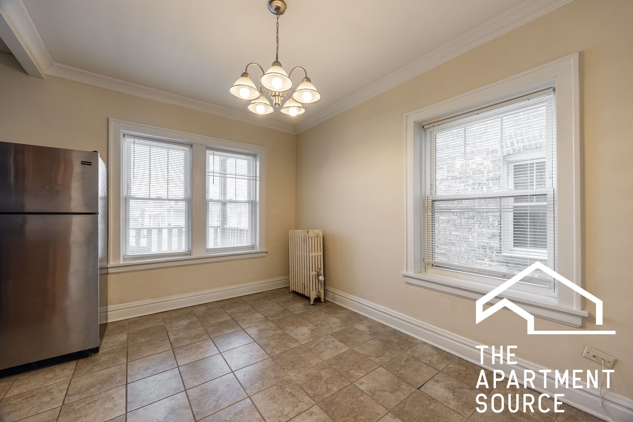 Building Photo - 602 Elgin Ave