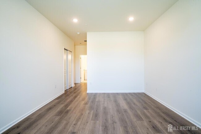 Building Photo - 3403 Jordan Dr