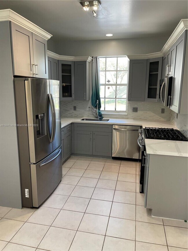 Building Photo - 5893 Plum Harbor Cir