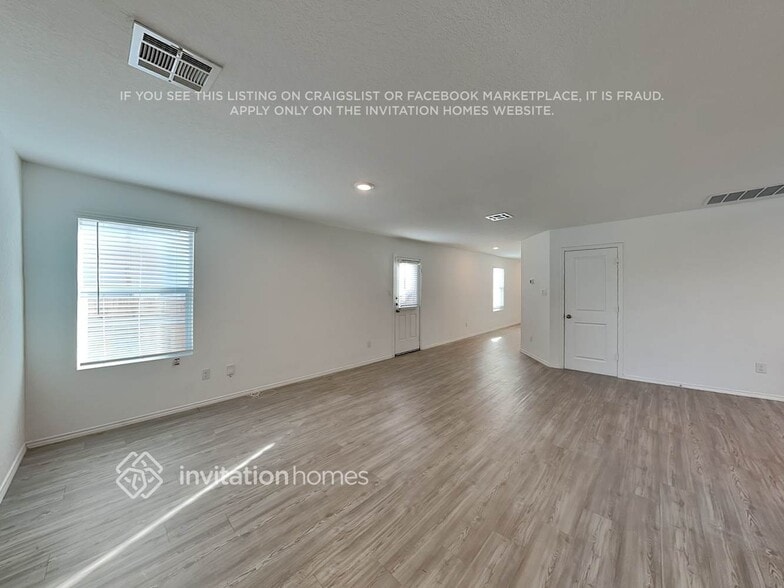 Building Photo - 14331 Estuary Pl