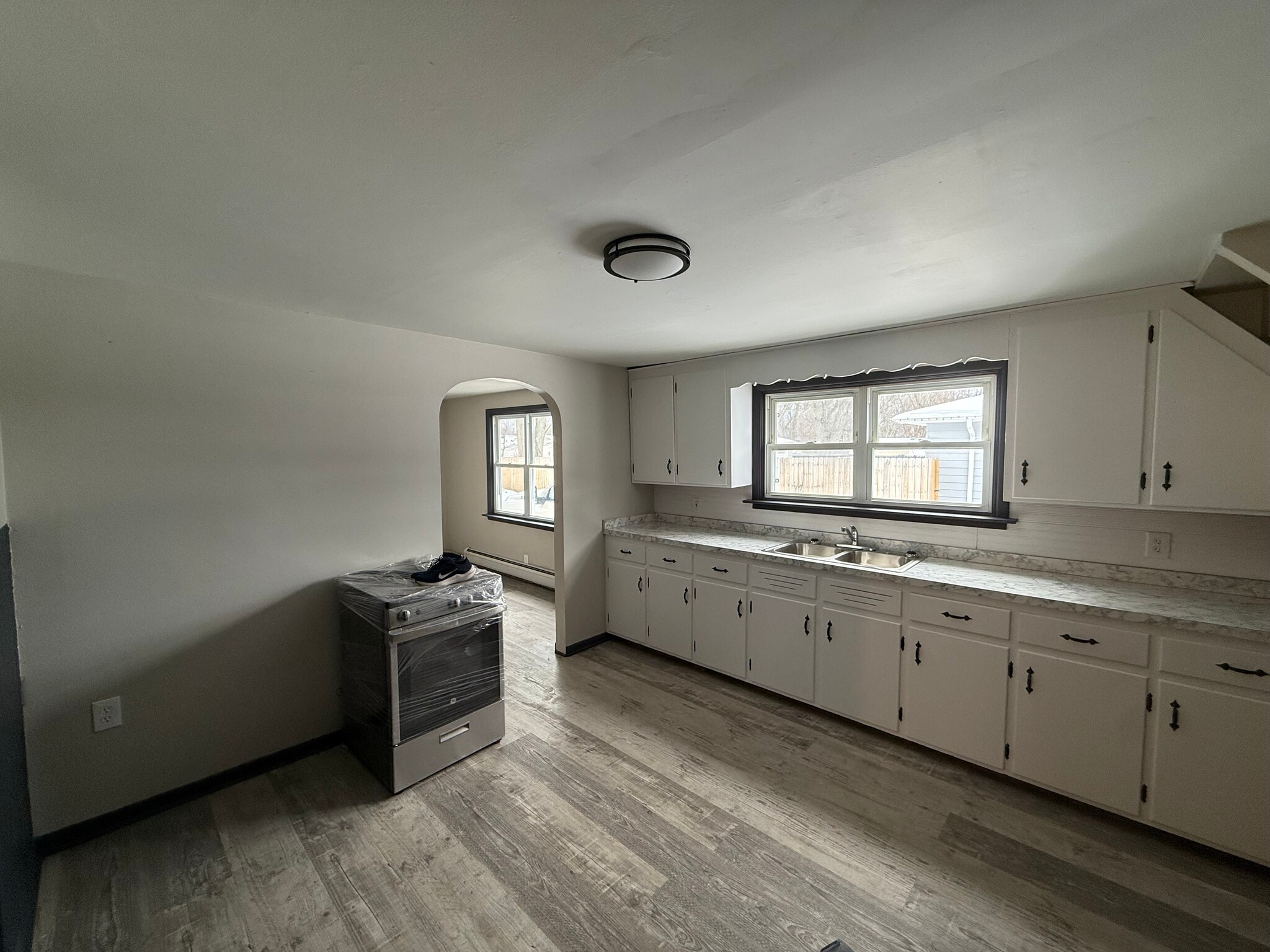 Kitchen - 139 Rossler Ave