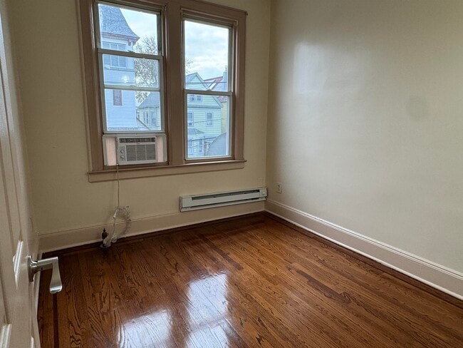 Building Photo - 13 W 27th St