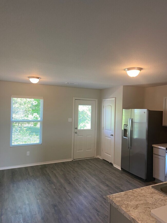 Building Photo - *Pre-leasing* Four Bedroom | Two Bath Home...
