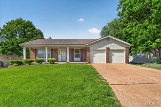 Building Photo - Welcome home to comfort and convenience in St. Peters!