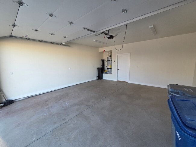 Building Photo - VIEWS from EVERY ROOM!