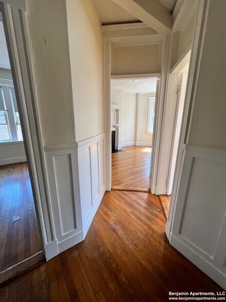 Building Photo - 1802 Beacon St