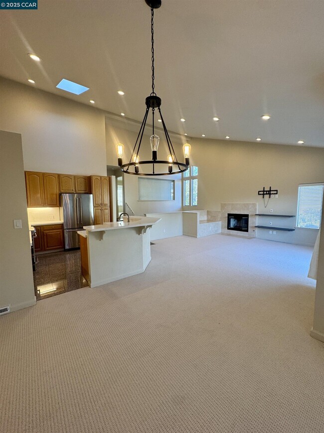 Building Photo - 87 Starview Dr