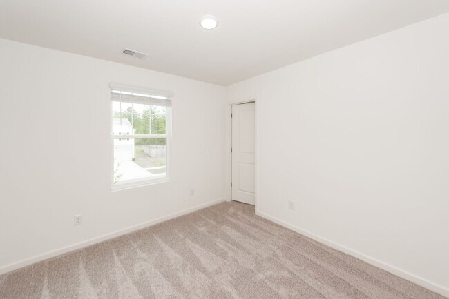 Building Photo - 543 Polaris Wy
