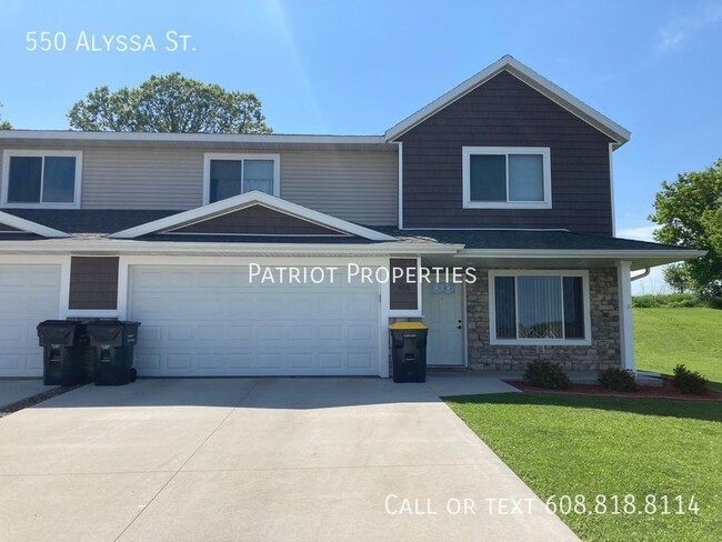 Primary Photo - BEAUTIFUL & SPACIOUS 4 BEDROOM/2.5 BATH DU...