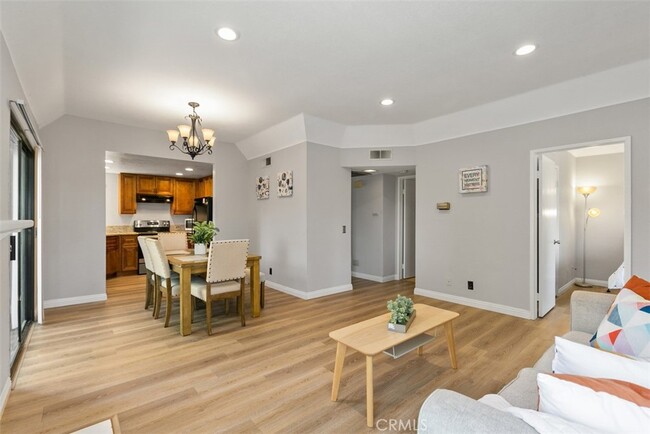 Building Photo - 22757 Lakeway Dr