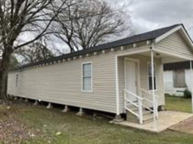Building Photo - 688 N 39th St