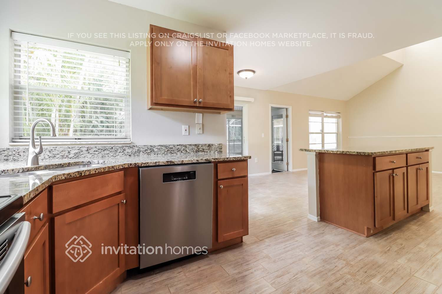 Building Photo - 3242 Centerwood Dr