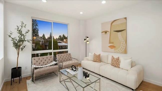 Building Photo - 528 N 72nd St