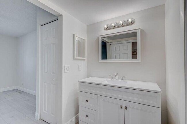 Building Photo - 1801 Sabal Ridge Ct