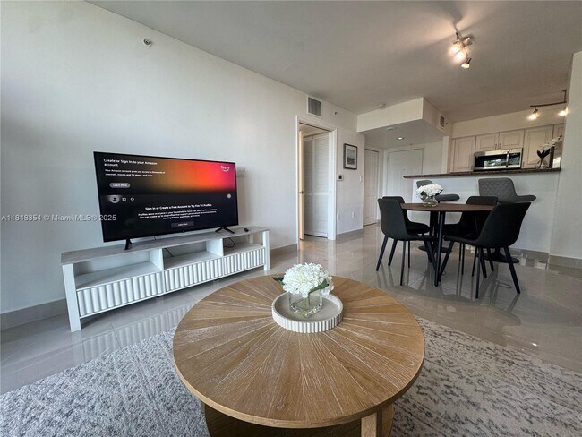 Building Photo - 1155 Brickell Bay Dr