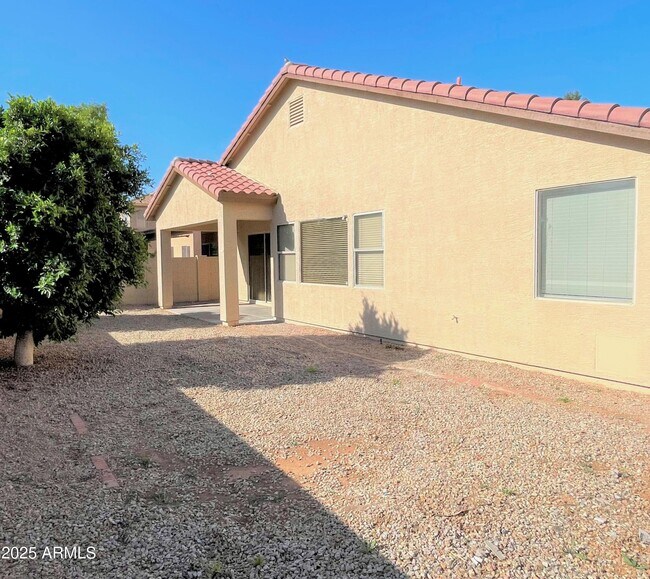 Building Photo - 541 N Scott Dr