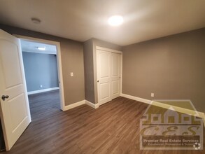 Building Photo - Three bedroom Upstairs Flat in Richmond