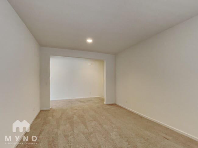 Building Photo - 14320 Loyola Dr