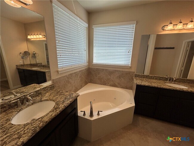 Building Photo - 3013 Sandstone Way
