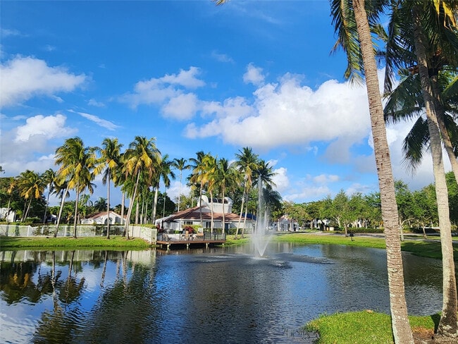 Building Photo - 651 Lyons Rd