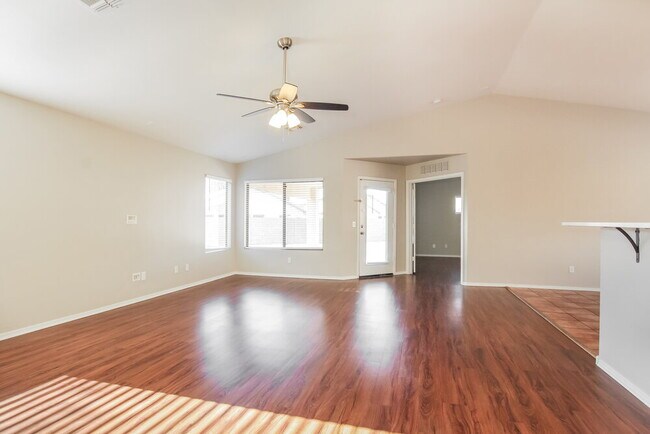 Building Photo - 15821 W Tara Ln