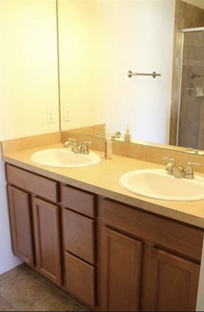 Building Photo - Beautiful 3/2/1 Townhome in Sawgrass Village