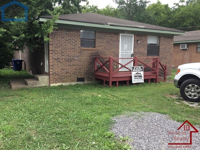 Building Photo - 1702 Olive St