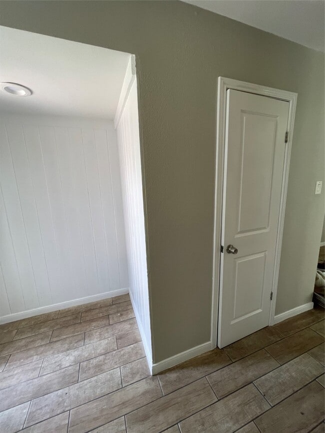 Building Photo - 10315 Sommerville Ave