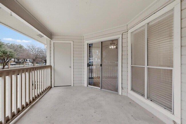 Building Photo - 2450 Wickersham Ln