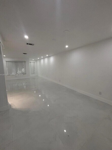 Building Photo - 12253 SW 82nd Ave