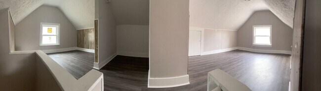 Building Photo - Akron 3 Bedroom Single Family Home + Garage