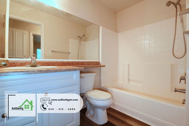 Building Photo - 3757 Main St