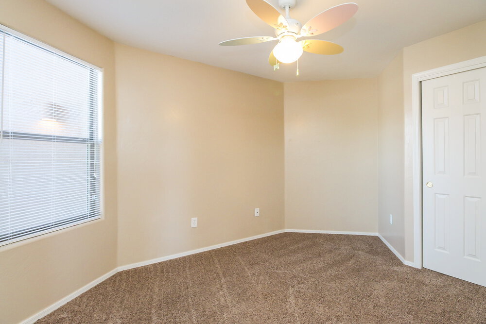 Building Photo - 12465 N Stone Ring Dr