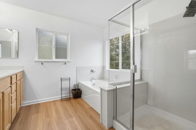 Building Photo - 11 Stony Hill Pl