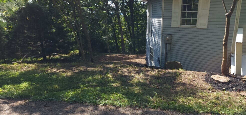 Building Photo - 543 Solar Dr
