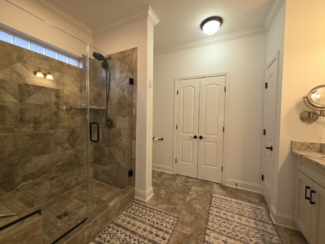 Building Photo - Resort Living At It's Finest in Foxland Harbor