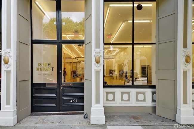 Building Photo - 733 Front St