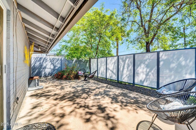 Building Photo - 6221 N 13th Pl